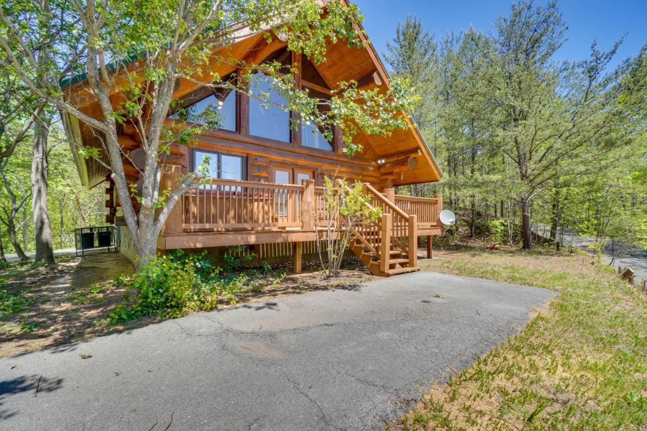 Idyllic Gatlinburg Cabin With Hot Tub And Balcony! Zewnętrze zdjęcie