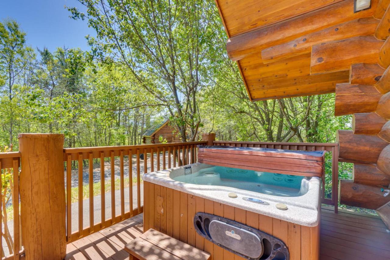 Idyllic Gatlinburg Cabin With Hot Tub And Balcony! Zewnętrze zdjęcie