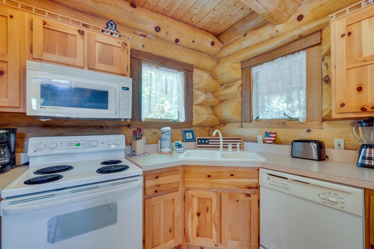 Idyllic Gatlinburg Cabin With Hot Tub And Balcony! Zewnętrze zdjęcie