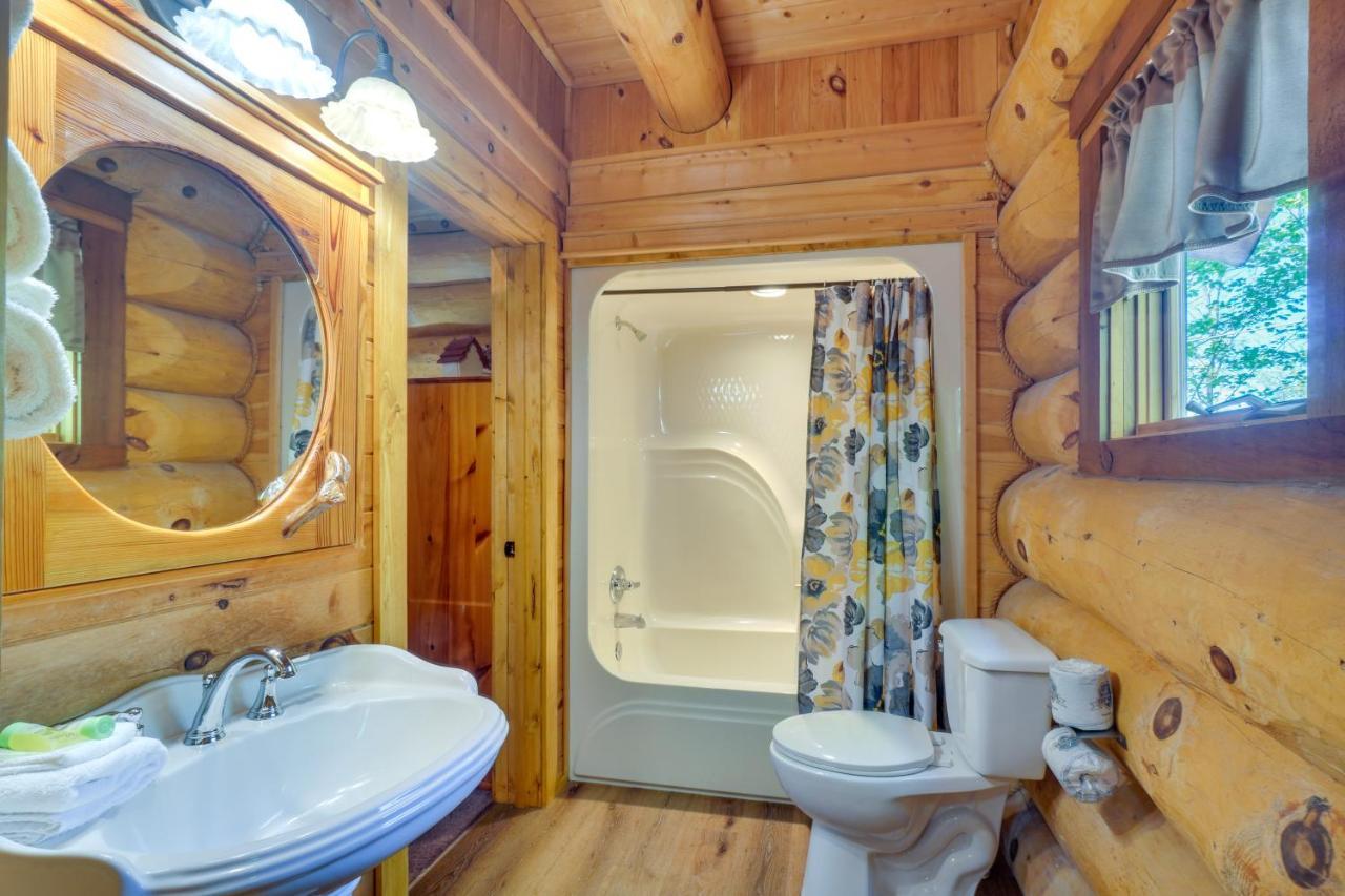 Idyllic Gatlinburg Cabin With Hot Tub And Balcony! Zewnętrze zdjęcie