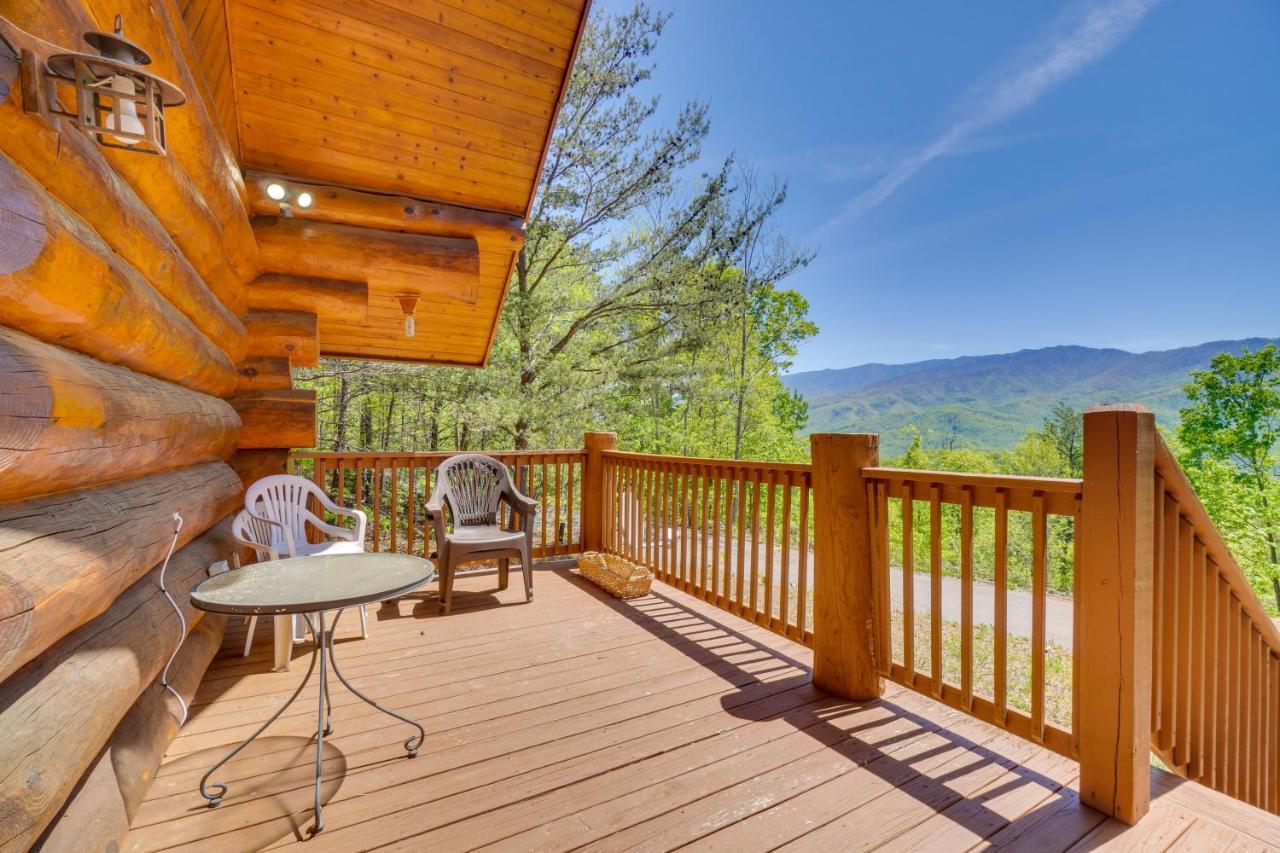 Idyllic Gatlinburg Cabin With Hot Tub And Balcony! Zewnętrze zdjęcie