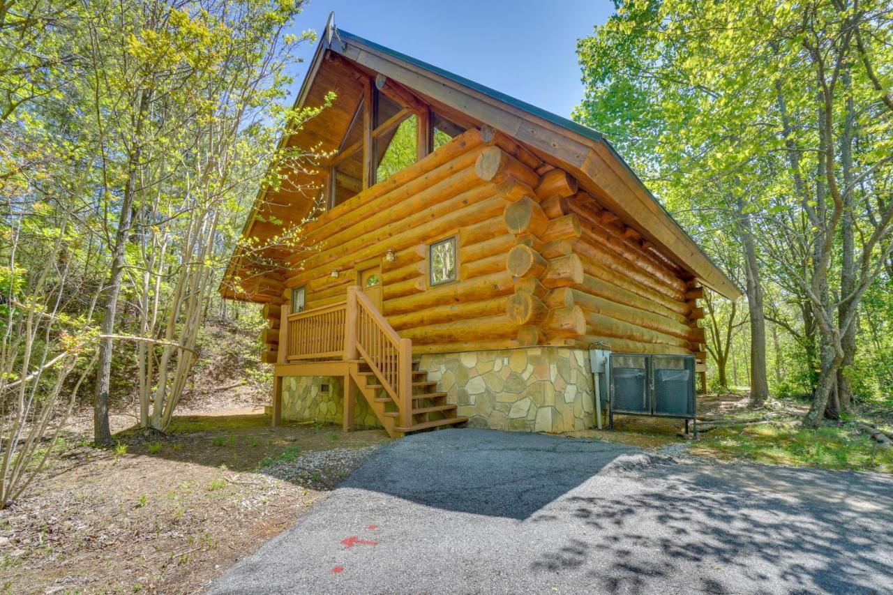 Idyllic Gatlinburg Cabin With Hot Tub And Balcony! Zewnętrze zdjęcie